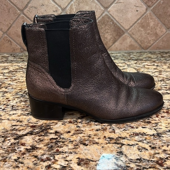 Naturalizer Dallas Bronze Metallic Chelsea Boots Size 9.5 - Picture 3 of 12